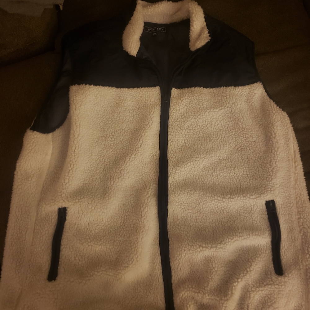 Crown and ivy sweater vest size xxl